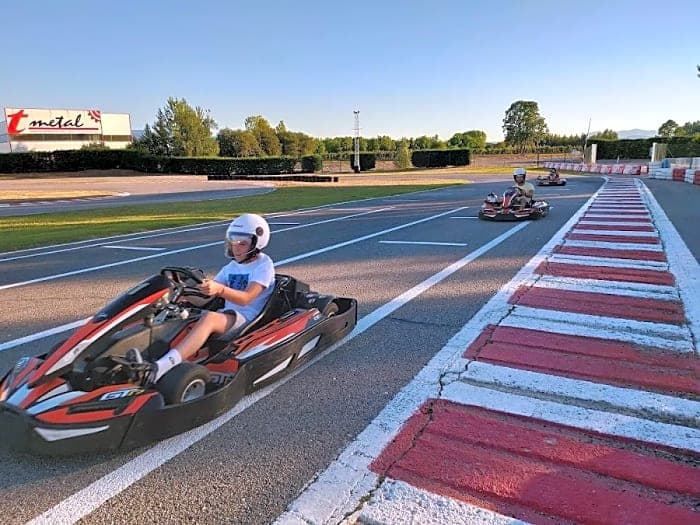 Karting Cabañas Raras