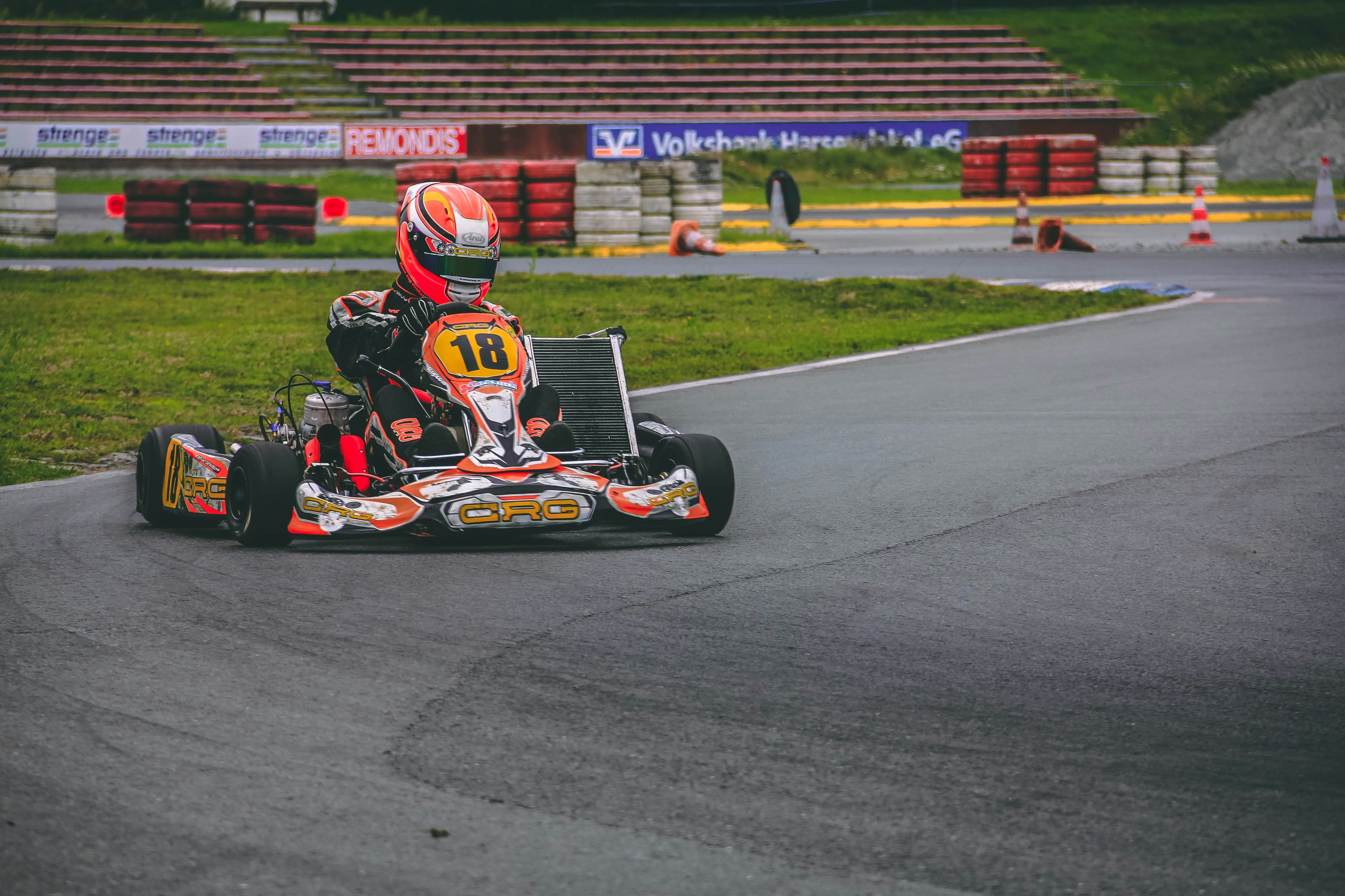 Trayectorias en karting: ápex, frenada y salida, la guía completa