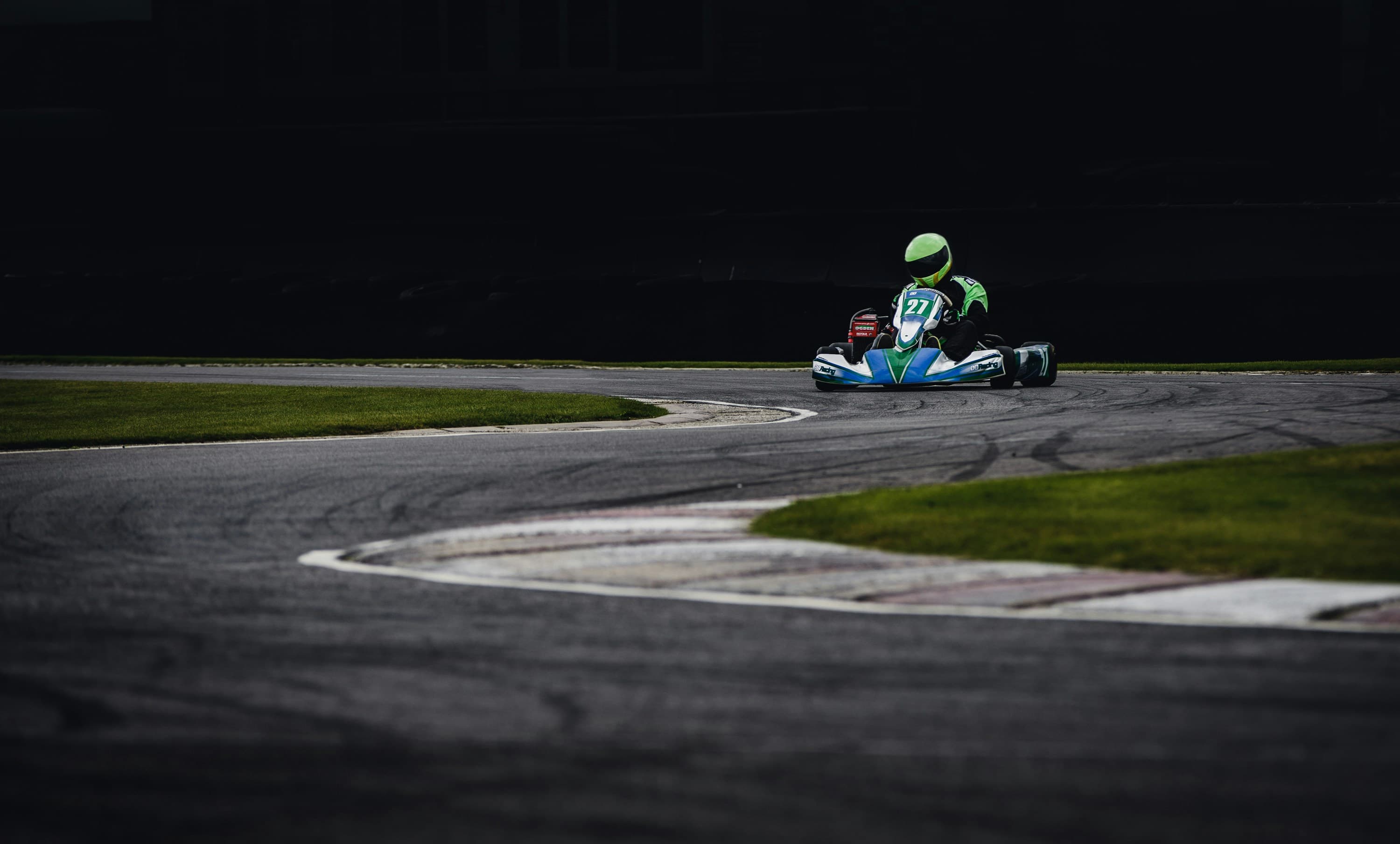 Subviraje y sobreviraje en karting: entender y corregir