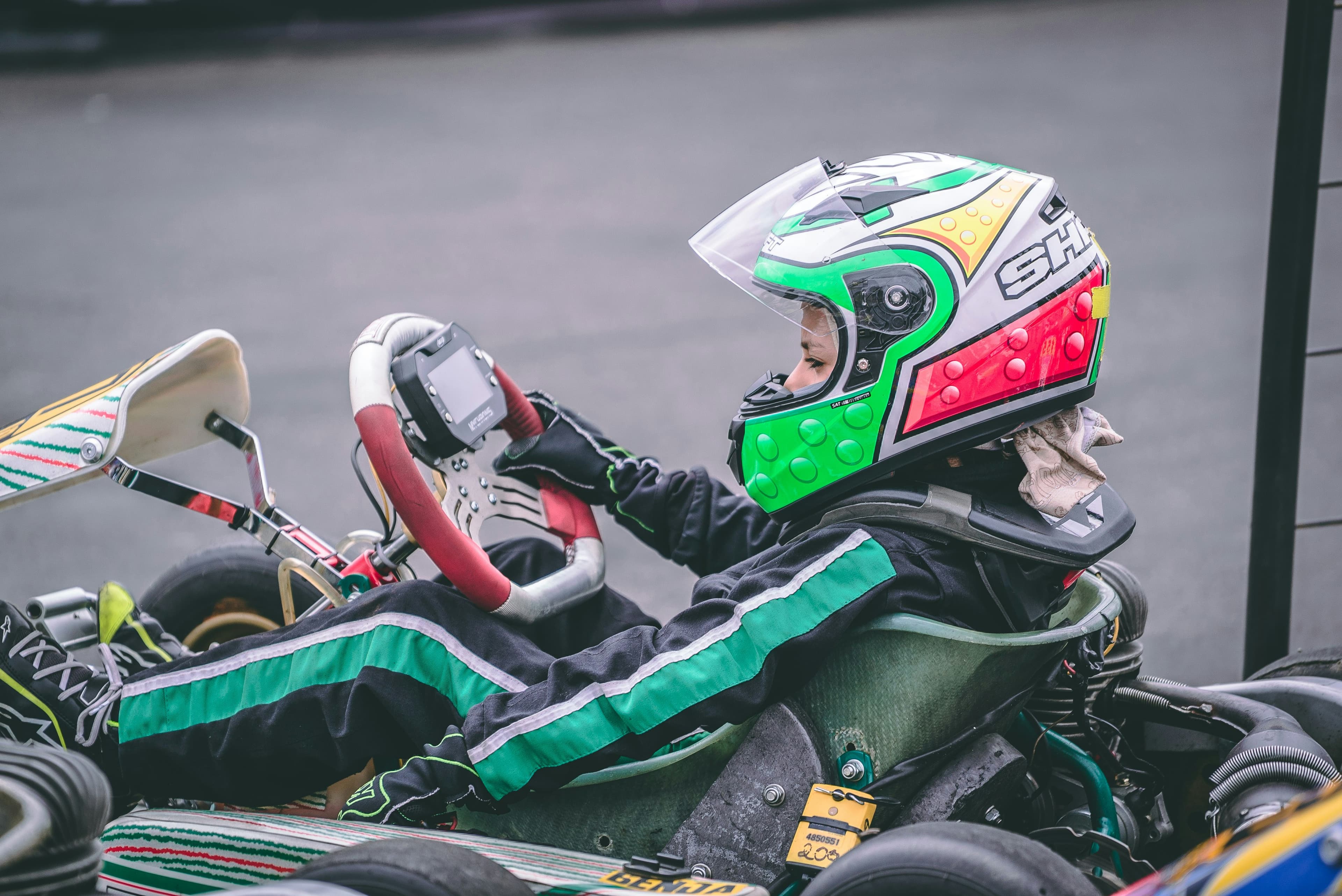 Qué casco de karting elegir: la guía completa